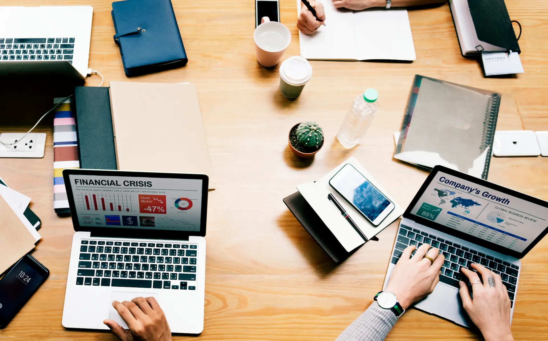Equipe da Impulso Digital trabalhando — agência de criação de sites e sistemas no Rio de Janeiro